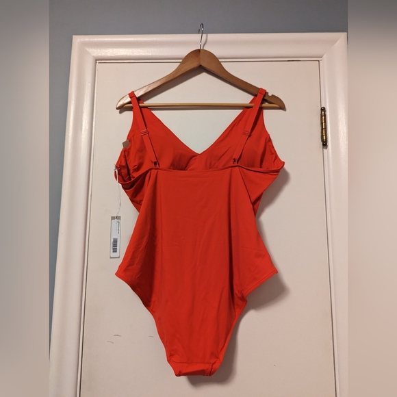 Everlane V-Neck One-Piece Red - Large NWT - Picture 4 of 5